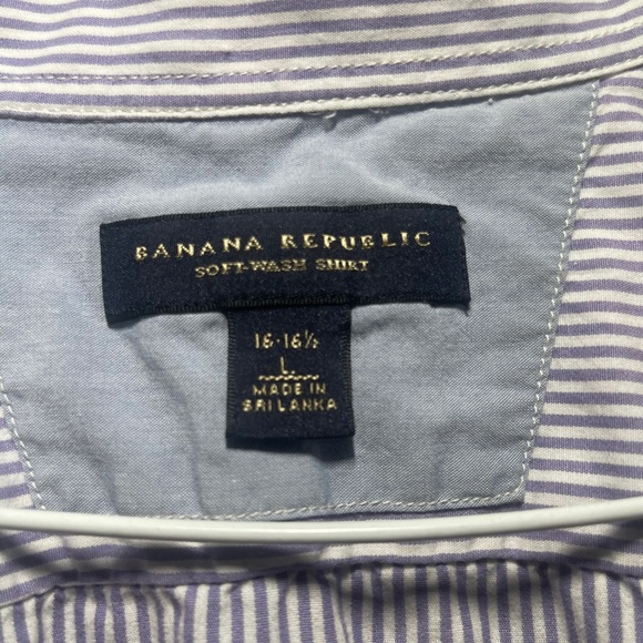 Two Banana Republic Button Up Shirts - Picture 10 of 10